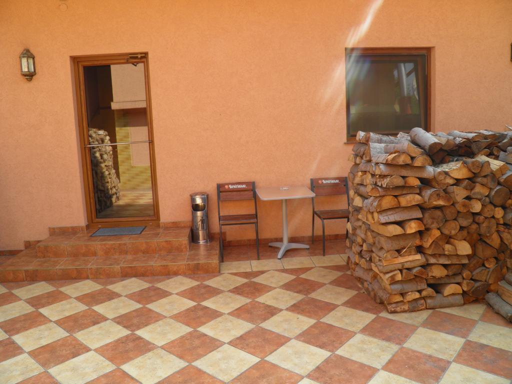 Hotel Magnat à Moukatcheve Extérieur photo